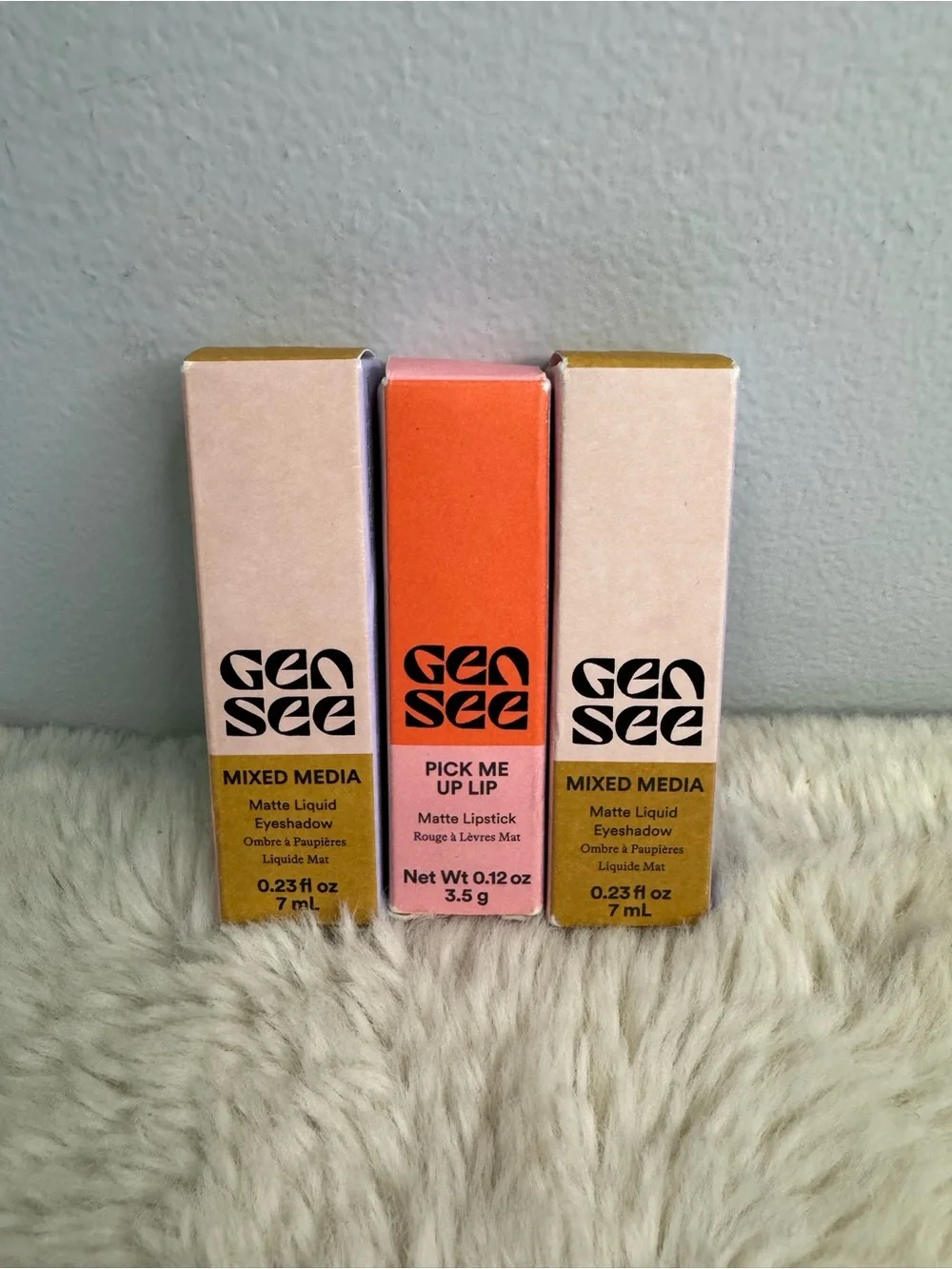Gen See lipstick & eyeshadow